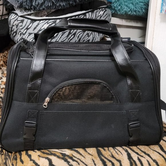 Pet Carrier Dog or Cat Black w/Extras 18"L x 11"W x 12"H   Bran New! - Picture 2 of 6
